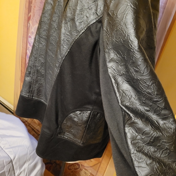 Jacket - Picture 5 of 5